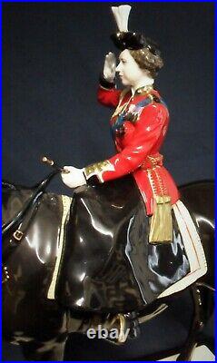 Coalport figure QUEEN ON HORSE TROOPING THE COLOUR ltd edt 250 pieces only
