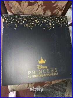 Disney Princess Designer 16 Piece Dinnerware Plate Set Limited Edition