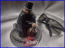 Jack the ripper limited edition piece of 1,000 signed Autograph