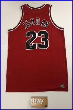 Michael Jordan Signed Bulls Limited Edition Jersey with Final Game Floor Piece