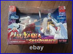 Toyami Inuyasha VS Sesshomaru hot topic limited edition figure set. All pieces